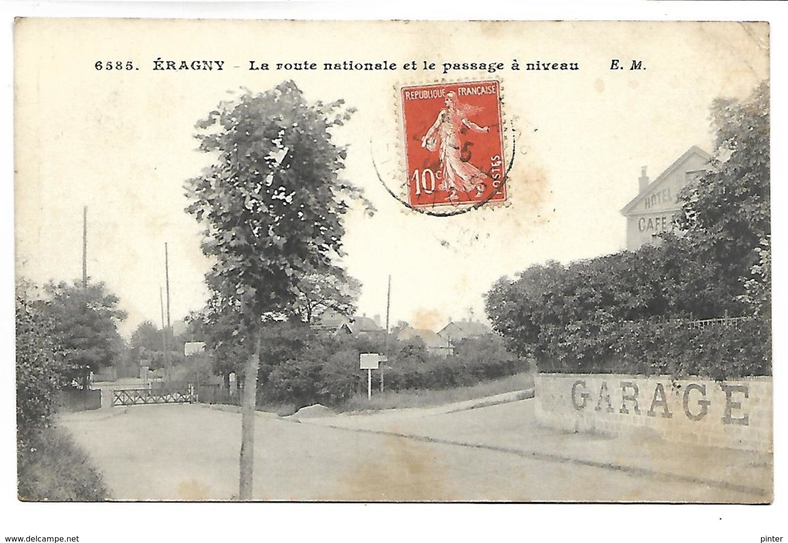 ERAGNY - La Route Nationale Et Le Passage à Niveau - Eragny