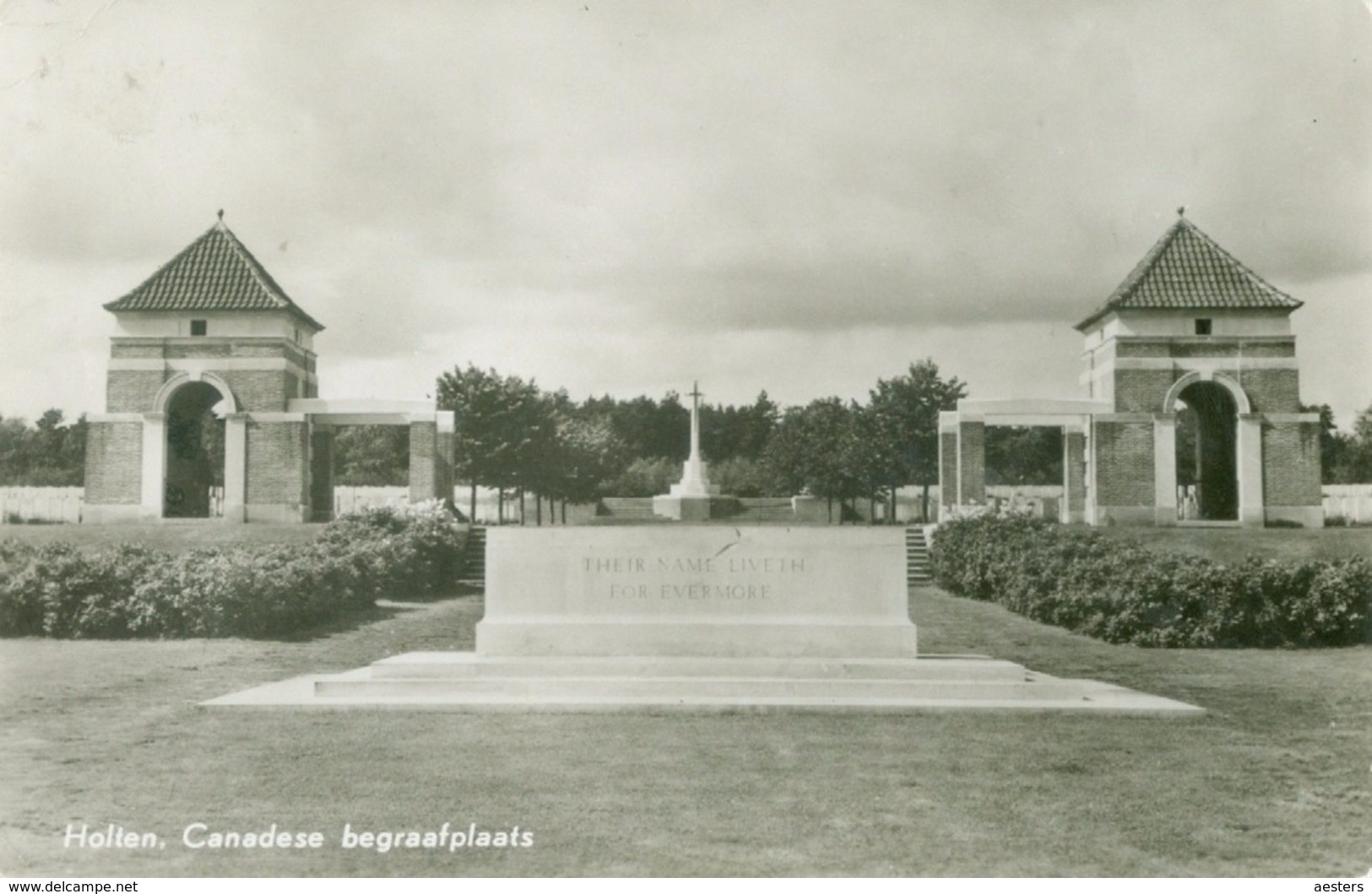 Holten 1966; Canadian Cemetery W.W. II - Canadese Begraaplaats W.O. II - Gelopen. (v. D. Maat - Holten) - Holten