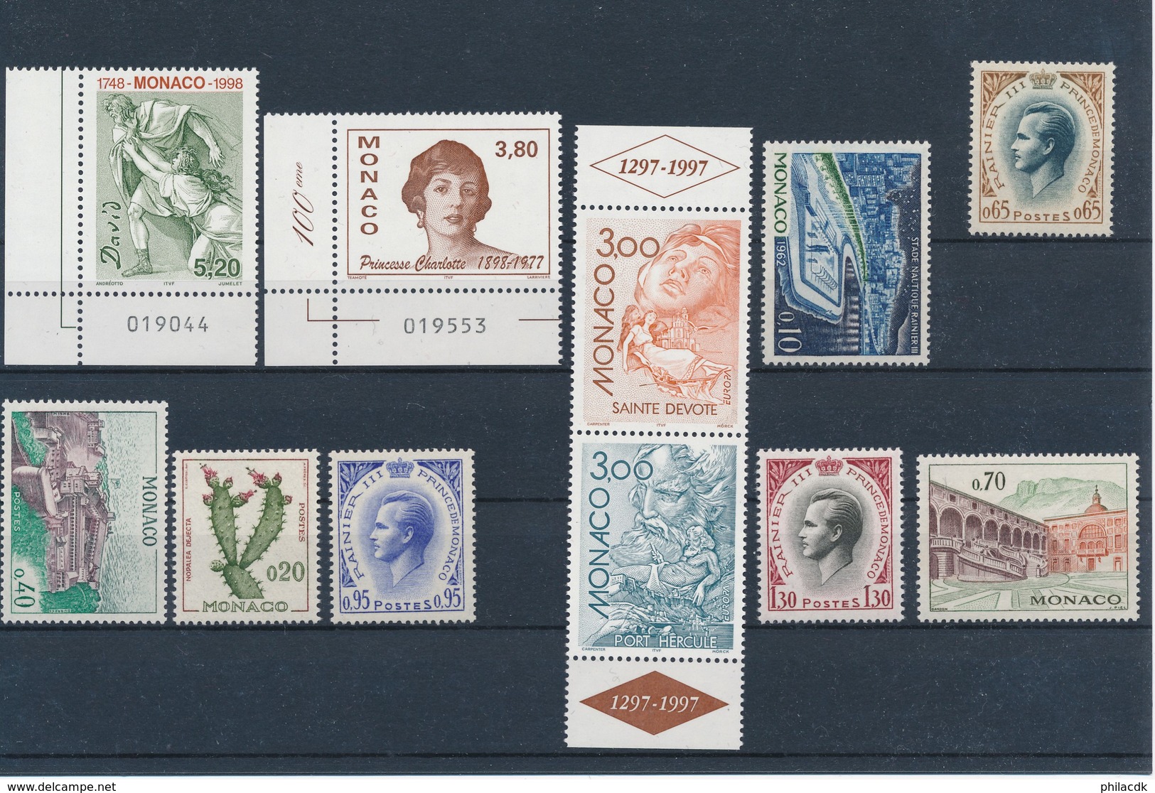 MONACO - LOT DE 17 TIMBRES NEUFS** SANS CHARNIERE VENDUS A -50% DE LA FACIALE : 19F30 SOIT 2€94 - Collections, Lots & Séries