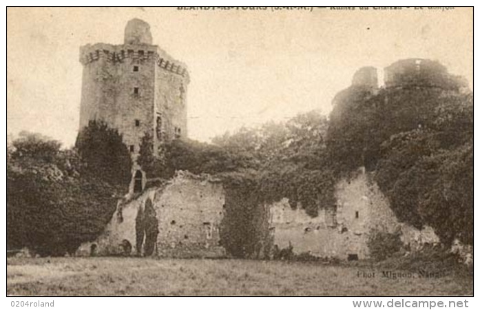 D77 - Blandy Les Tours - Ruines Du Château - Le Donjon  : Achat Immédiat - Autres & Non Classés