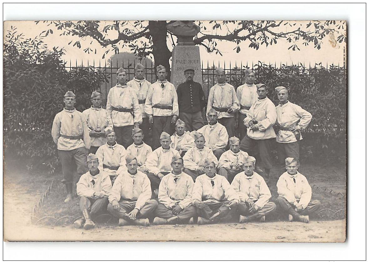 CPA 92 Carte Photo St Cloud Militaires Devant La Statue De Paul Huet - Saint Cloud