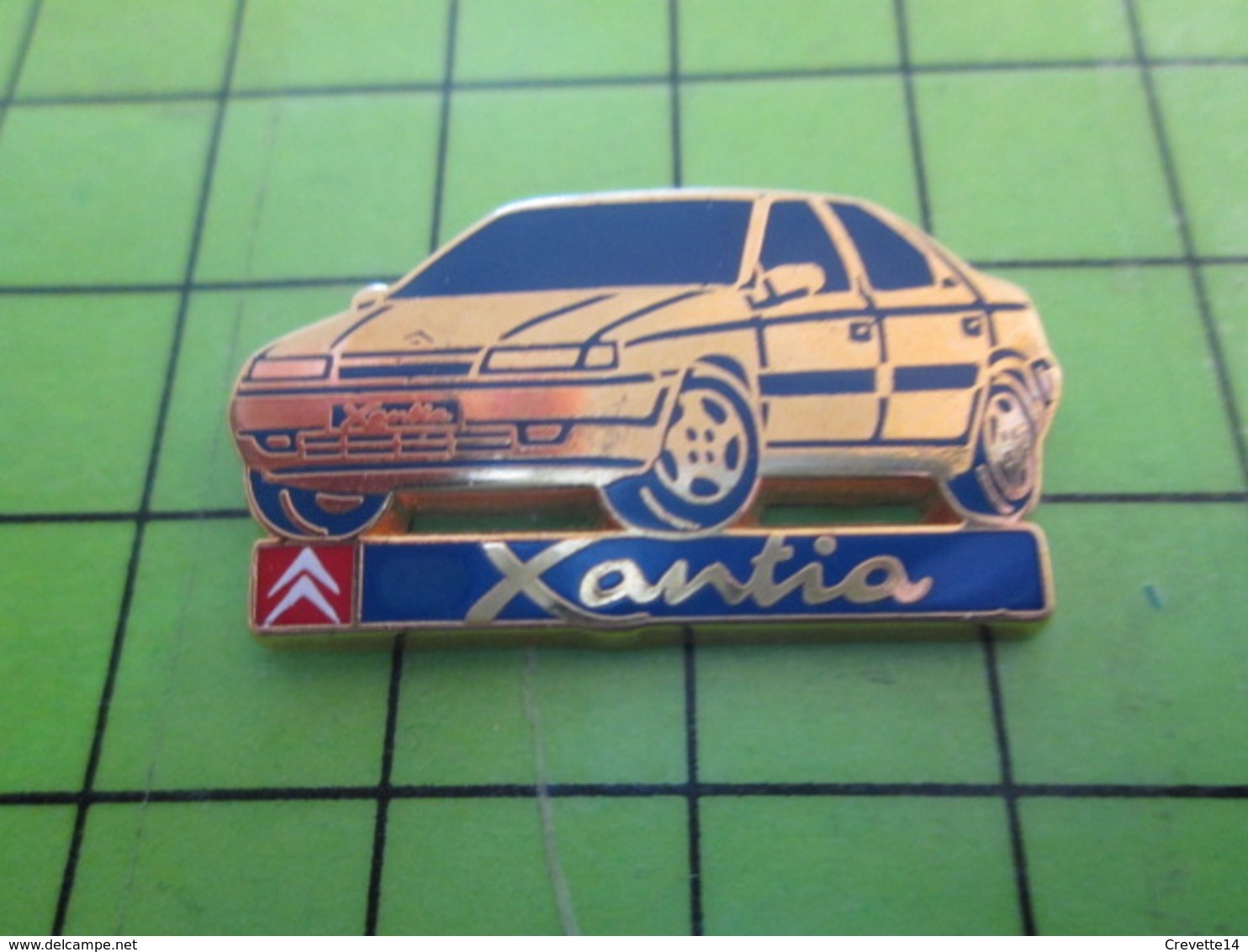 1218c Pin's Pins / Rare Et De Belle Qualité / ARTHUS-BERTRAND : CITROEN XANTIA - Arthus Bertrand