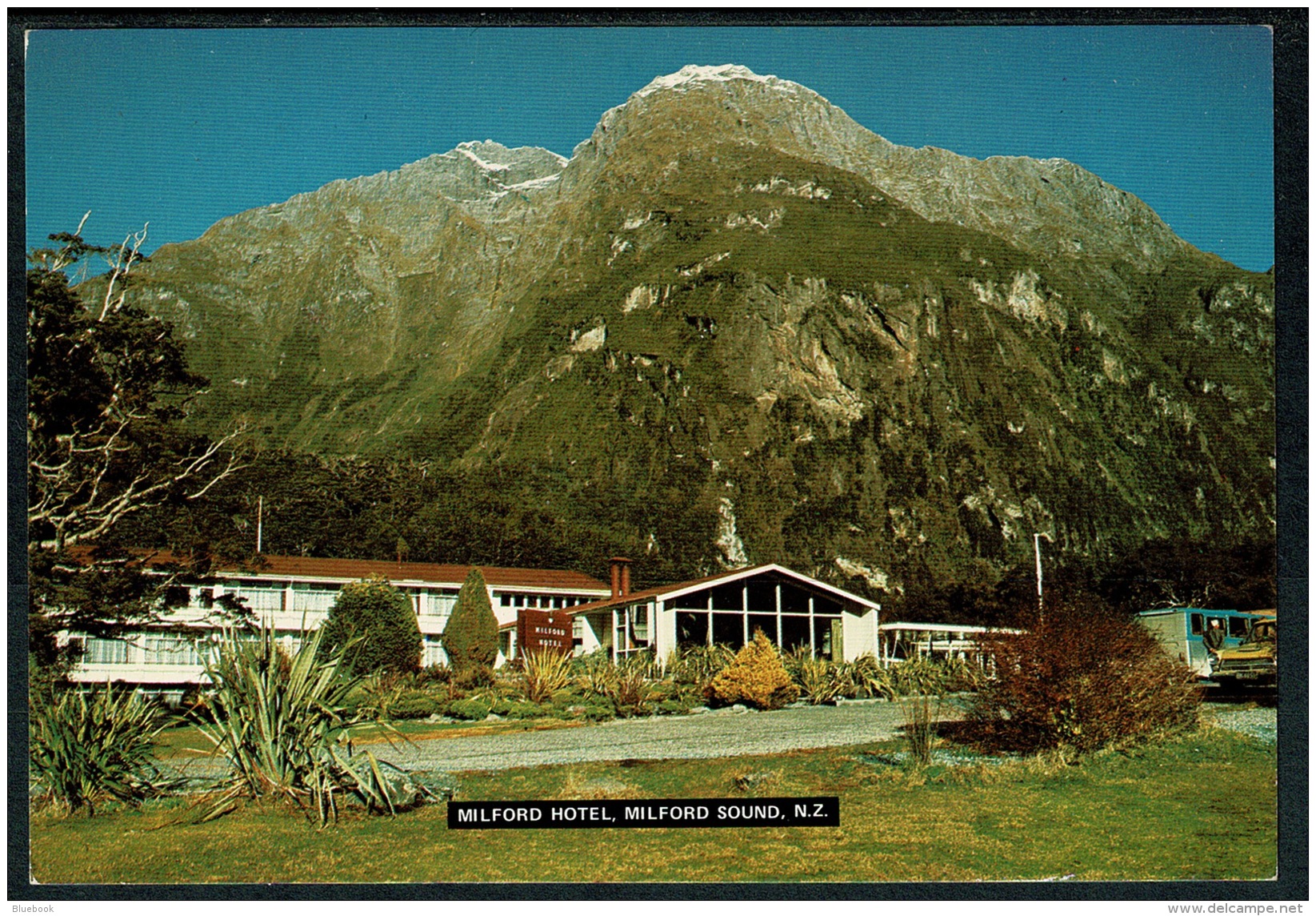 RB 1224 - New Zealand Postcard - Milford Hotel - Milford Sound - New Zealand