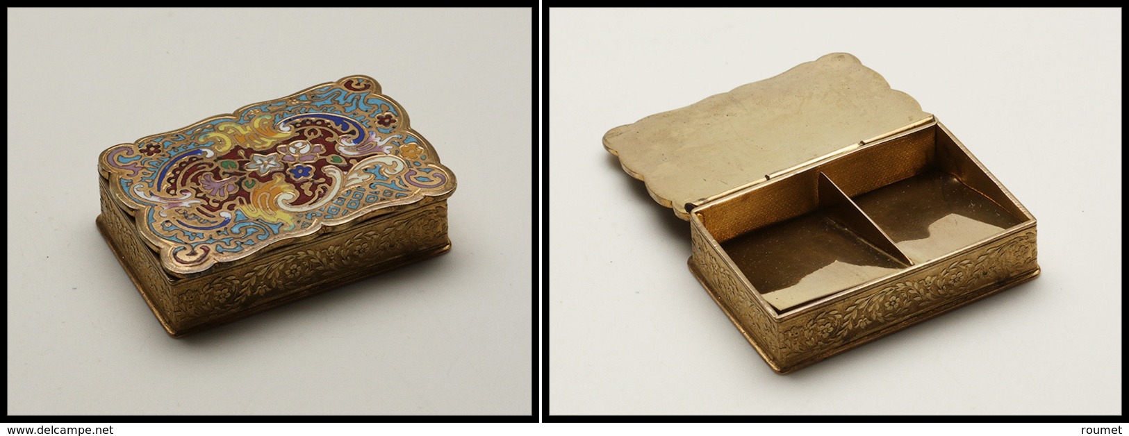Boîte En Bronze Doré, Décor Multicolore En émail Sur Couvercle, 2 Comp. Amovibles, 60x40x15mm. - TB - Stamp Boxes