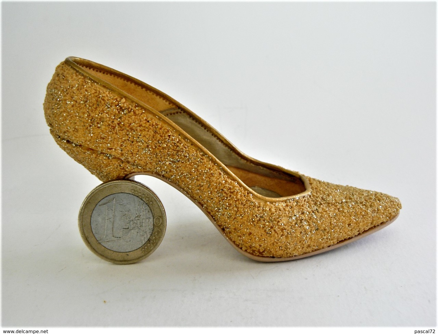 CHAUSSURE MINIATURE COLLECTION GOLDEN STILETTO JUST THE RIGHT SHOE