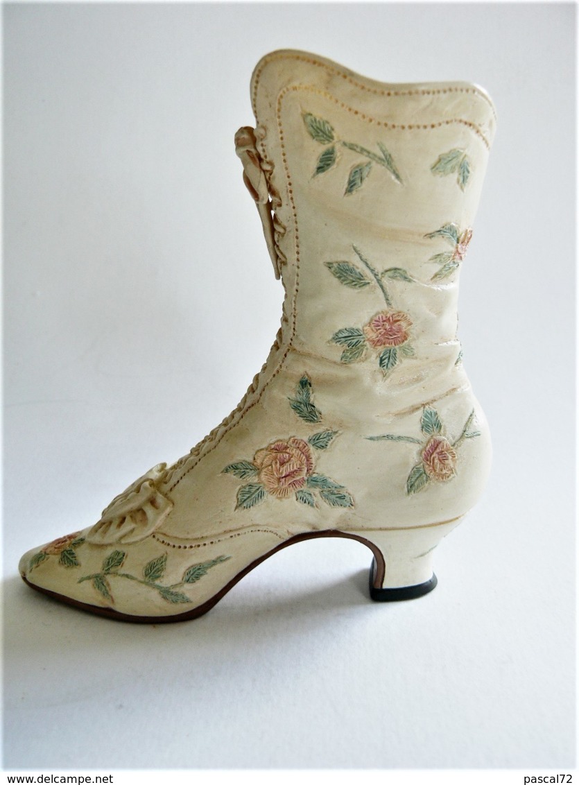CHAUSSURE MINIATURE COLLECTION VICTORIAN WEDDING BOOT JUST THE RIGHT SHOE - Other & Unclassified