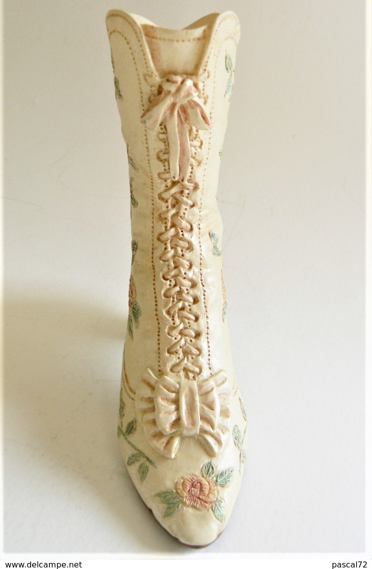 CHAUSSURE MINIATURE COLLECTION VICTORIAN WEDDING BOOT JUST THE RIGHT SHOE - Autres & Non Classés