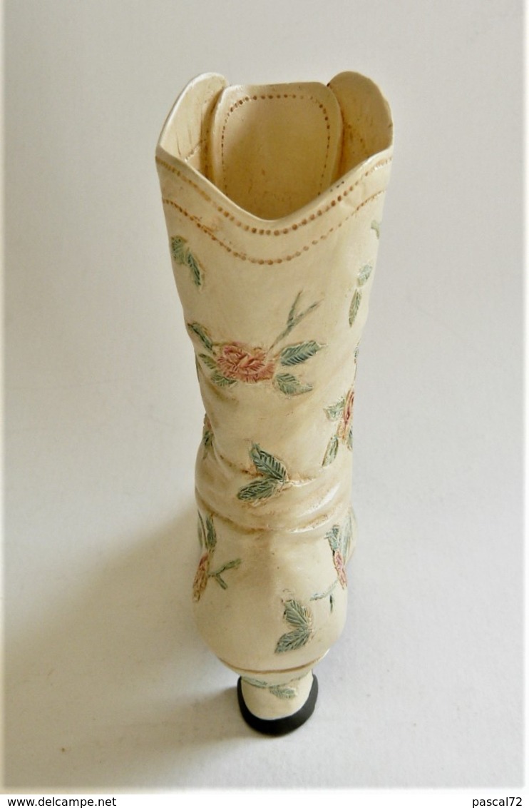 CHAUSSURE MINIATURE COLLECTION VICTORIAN WEDDING BOOT JUST THE RIGHT SHOE - Otros & Sin Clasificación