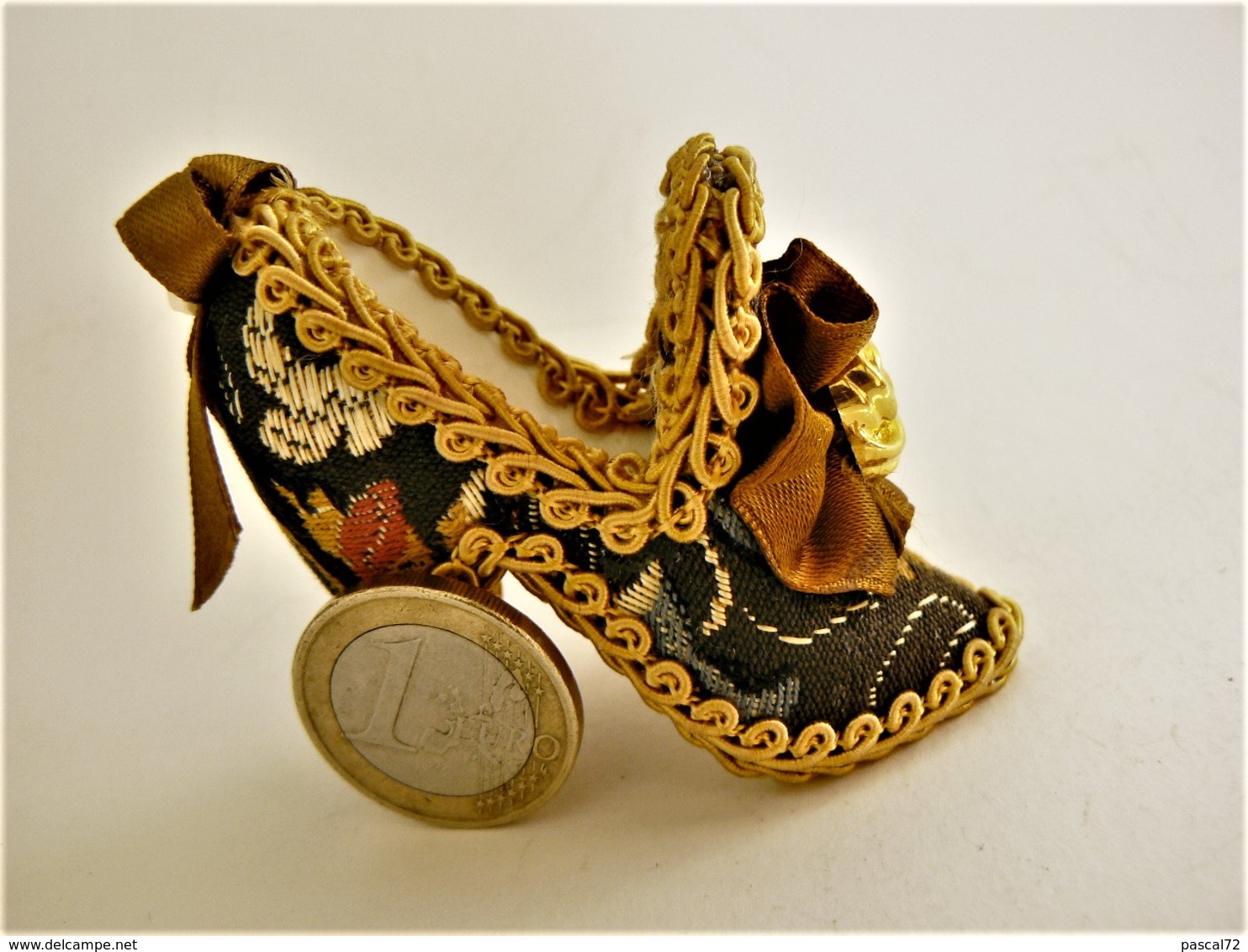 CHAUSSURE MINIATURE DE COLLECTION (17)