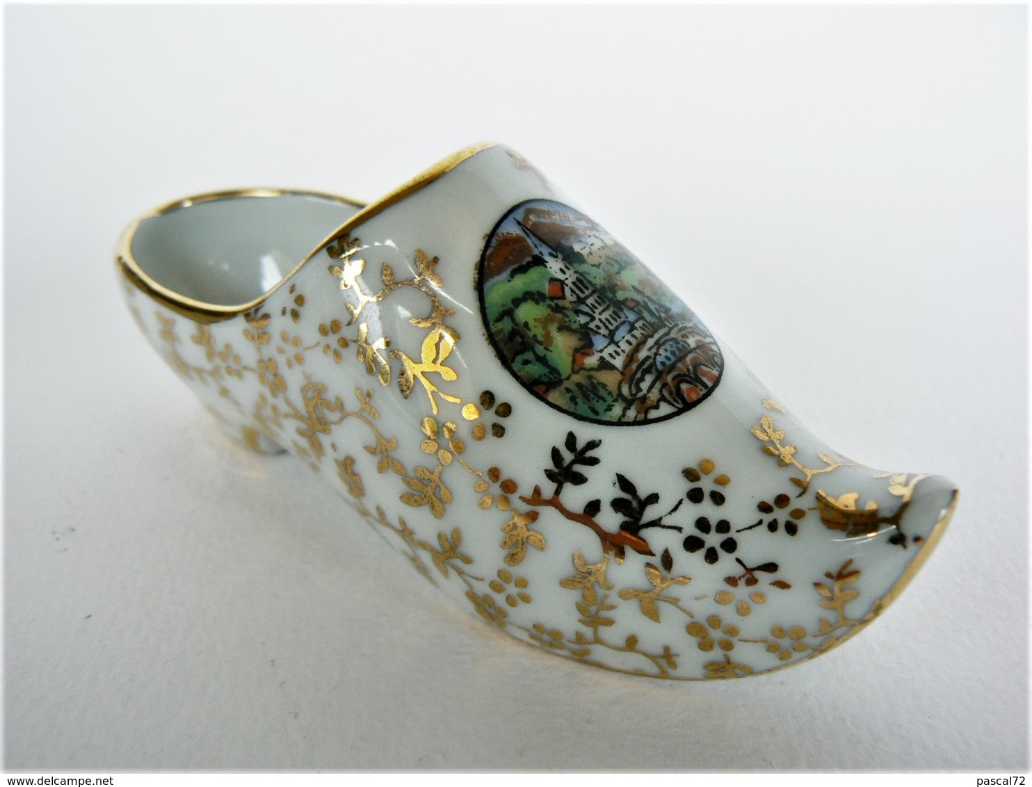 CHAUSSURE MINIATURE DE COLLECTION (26) PORCELAINE DE LIMOGES F. M. - Other & Unclassified