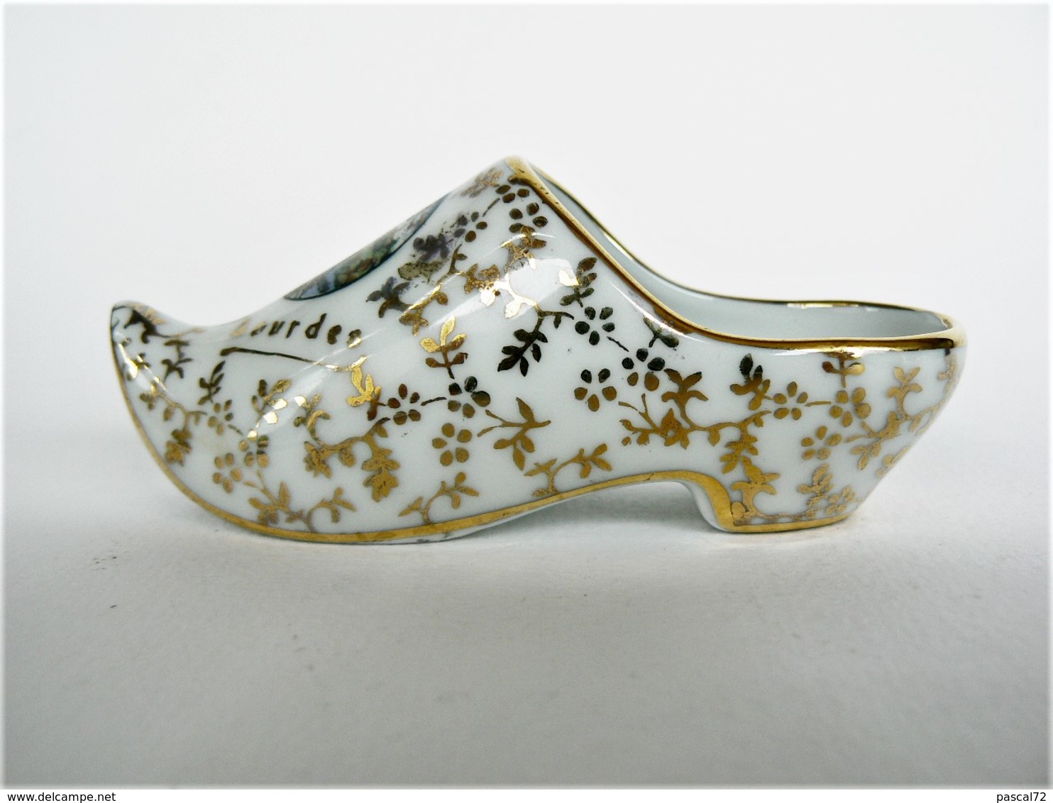 CHAUSSURE MINIATURE DE COLLECTION (26) PORCELAINE DE LIMOGES F. M. - Otros & Sin Clasificación