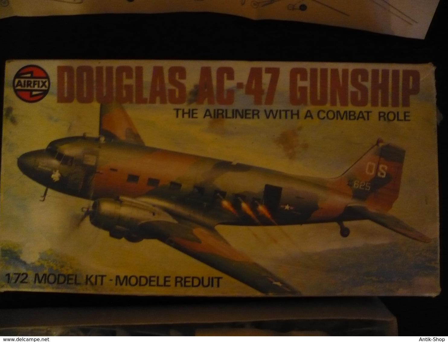 Flugzeug-Bausatz In Org. Karton DOUGLAS AC-47 GUNSHIP (600) Preis Reduziert - Airplanes