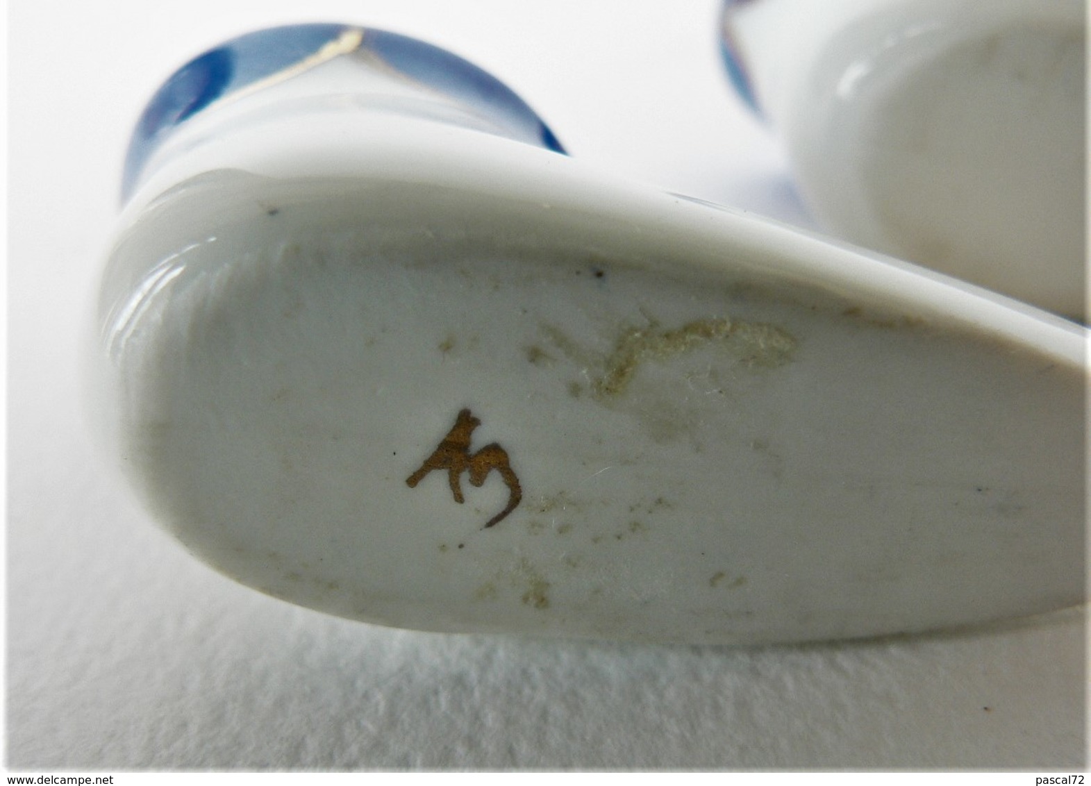 CHAUSSURES MINIATURES DE COLLECTION (29) POULAINES PORCELAINE SIGNÉE - Other & Unclassified