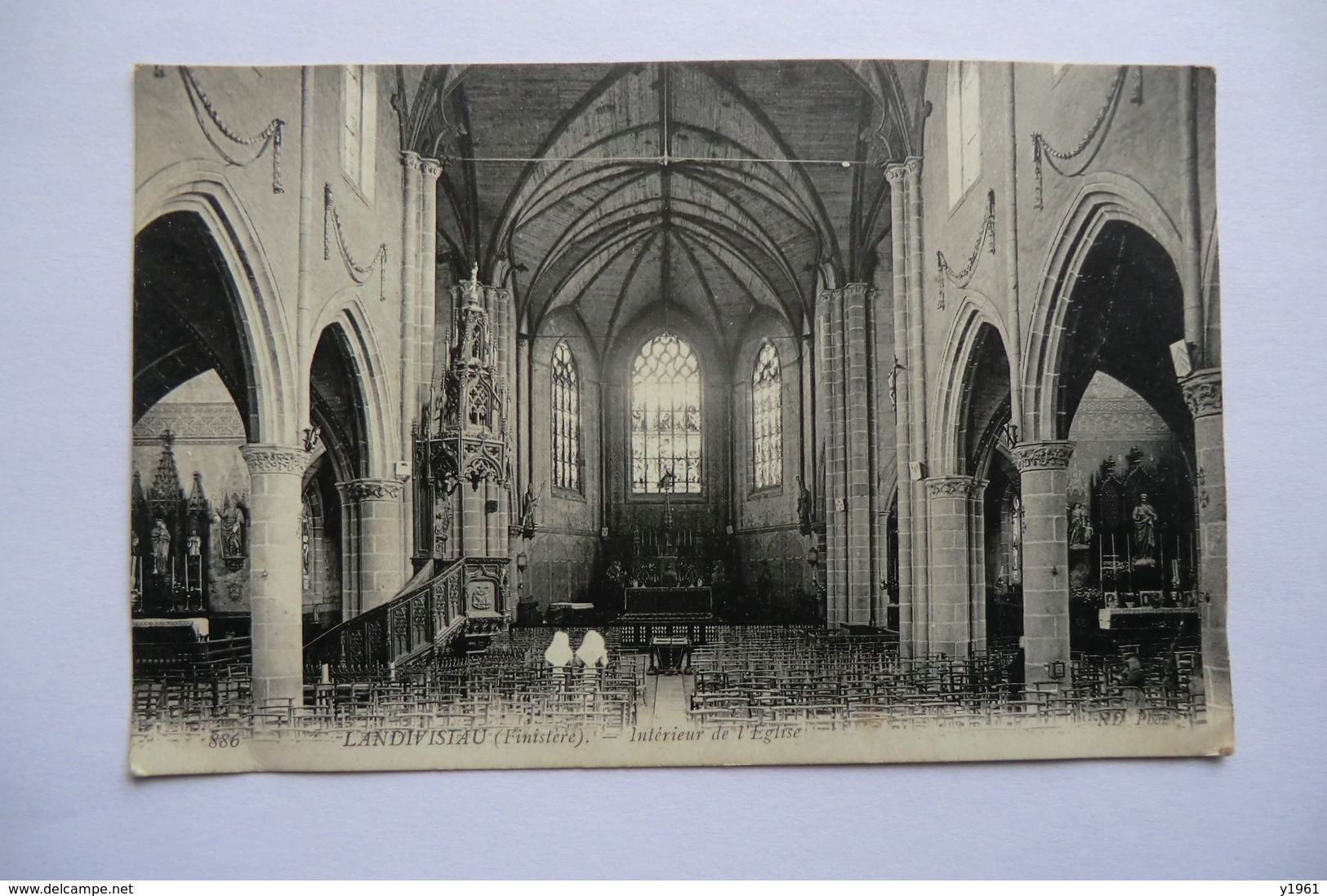 CPA 29 FINISTERE LANDIVISIAU. Intérieur De L église. - Landivisiau