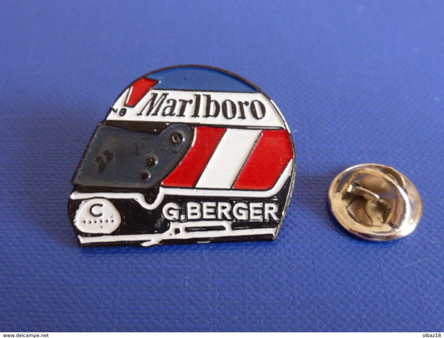 Pin's Casque De Coureur Automobile - Formile 1 - G. Berger - Marlboro (JB2) - Car Racing - F1