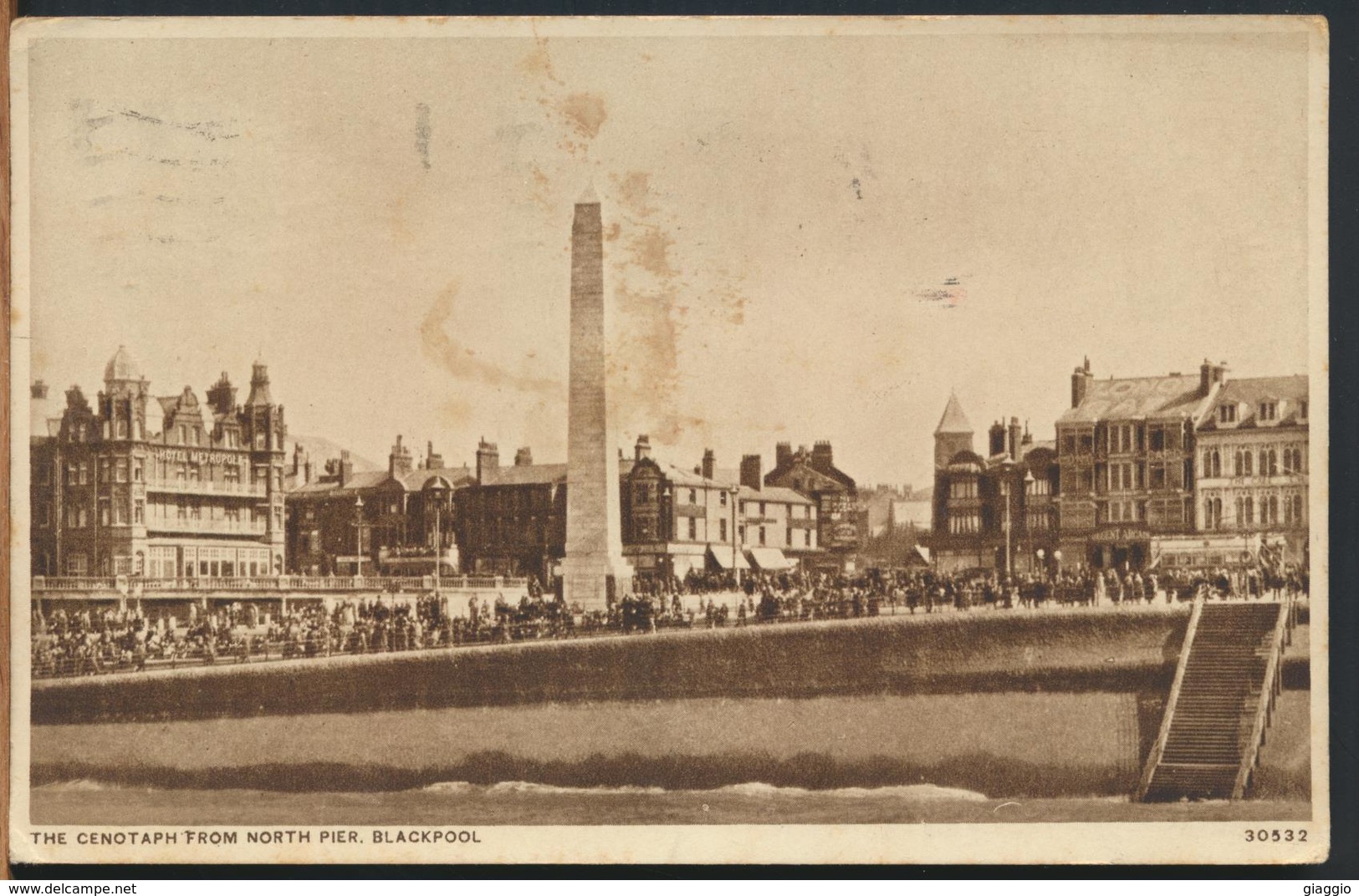 °°° 11924 - UK -THE CENOTAPH FROM NORTH PIER , BLACKPOOL - 1932 With Stamps °°° - Blackpool