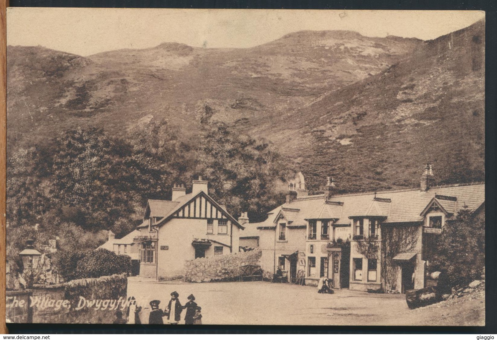 °°° 11990 - WALES - THE VILLAGE , DWYGYFYLCHI °°° - Caernarvonshire