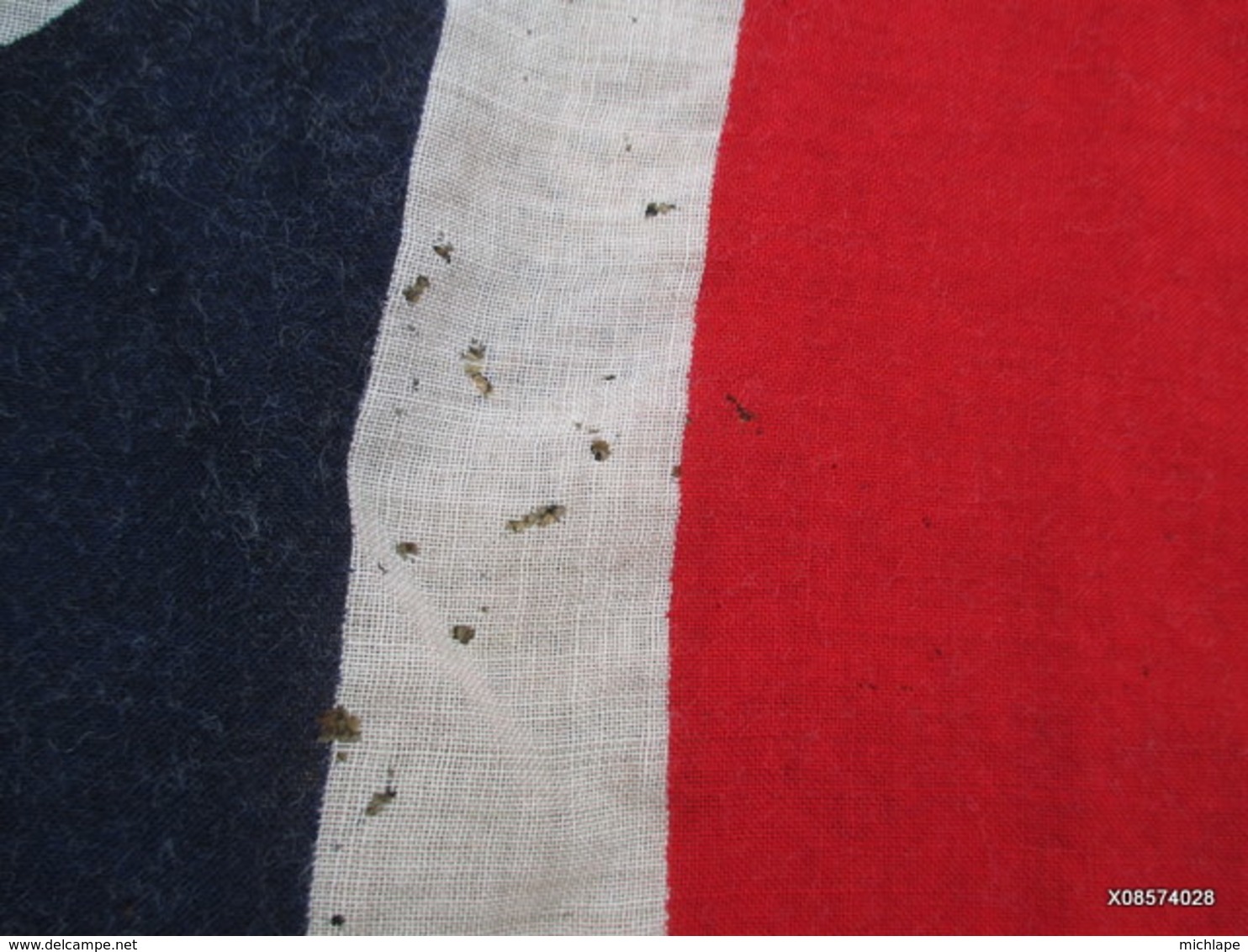 Ww 2 - Drapeau Anglais  De La Liberation   Quelques Trous De Mites Hampe  De 2 M 20 Drapeau 140 Cm Sur 114 - Drapeaux