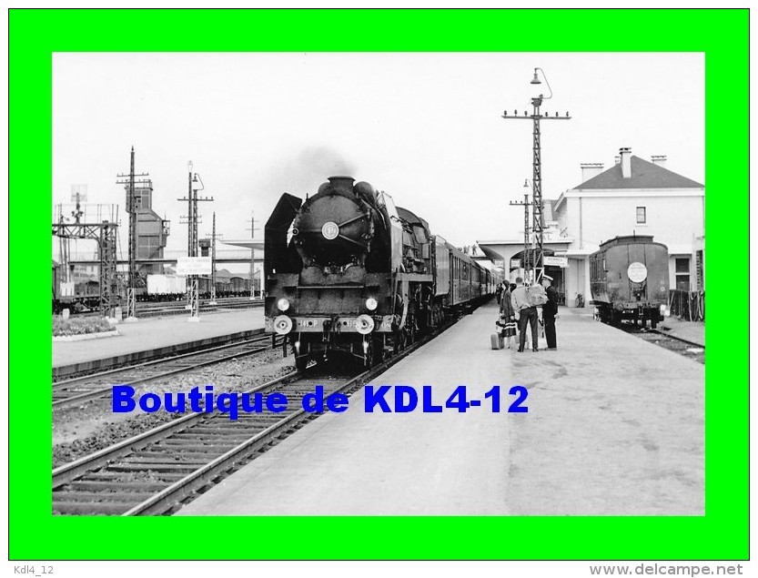 AL 517 - Train - Loco 141 P 119 En Gare - LAVAL - Mayenne 53 - SNCF - Trains