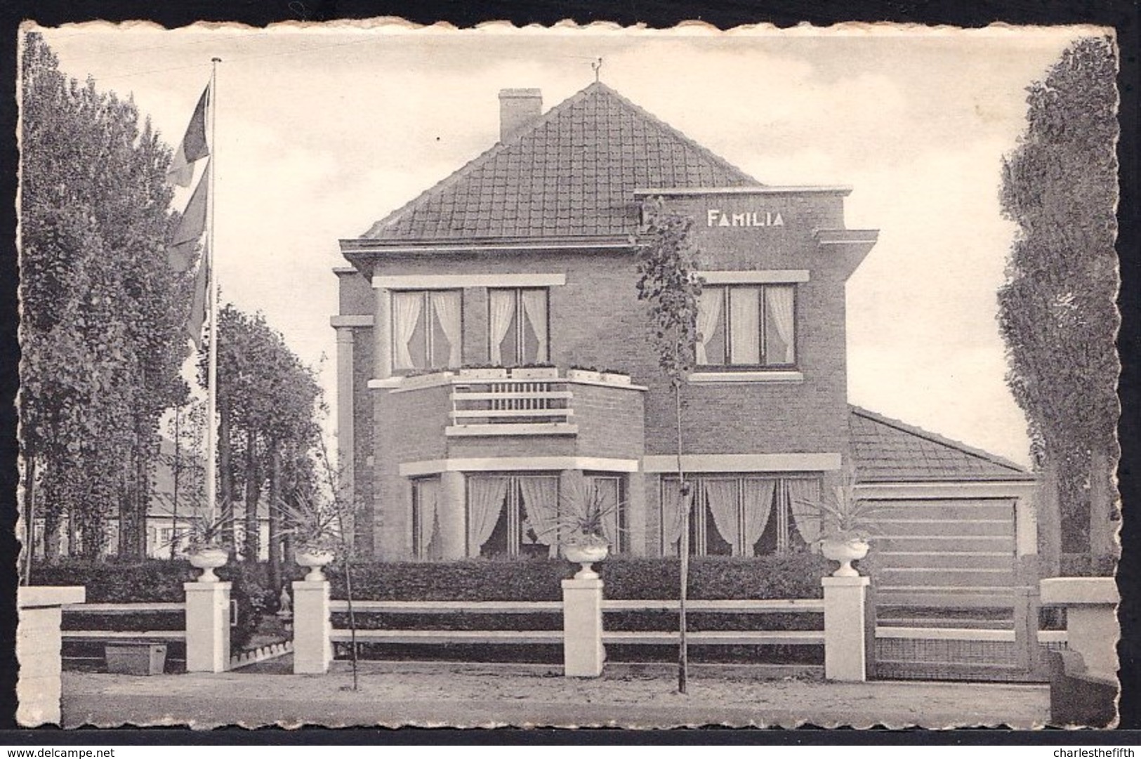 COXYDE BAINS - KOKSIJDE - AVENUE DU CENTRE -- HUIZE FAMILIA -- Niet Courant !! - Koksijde