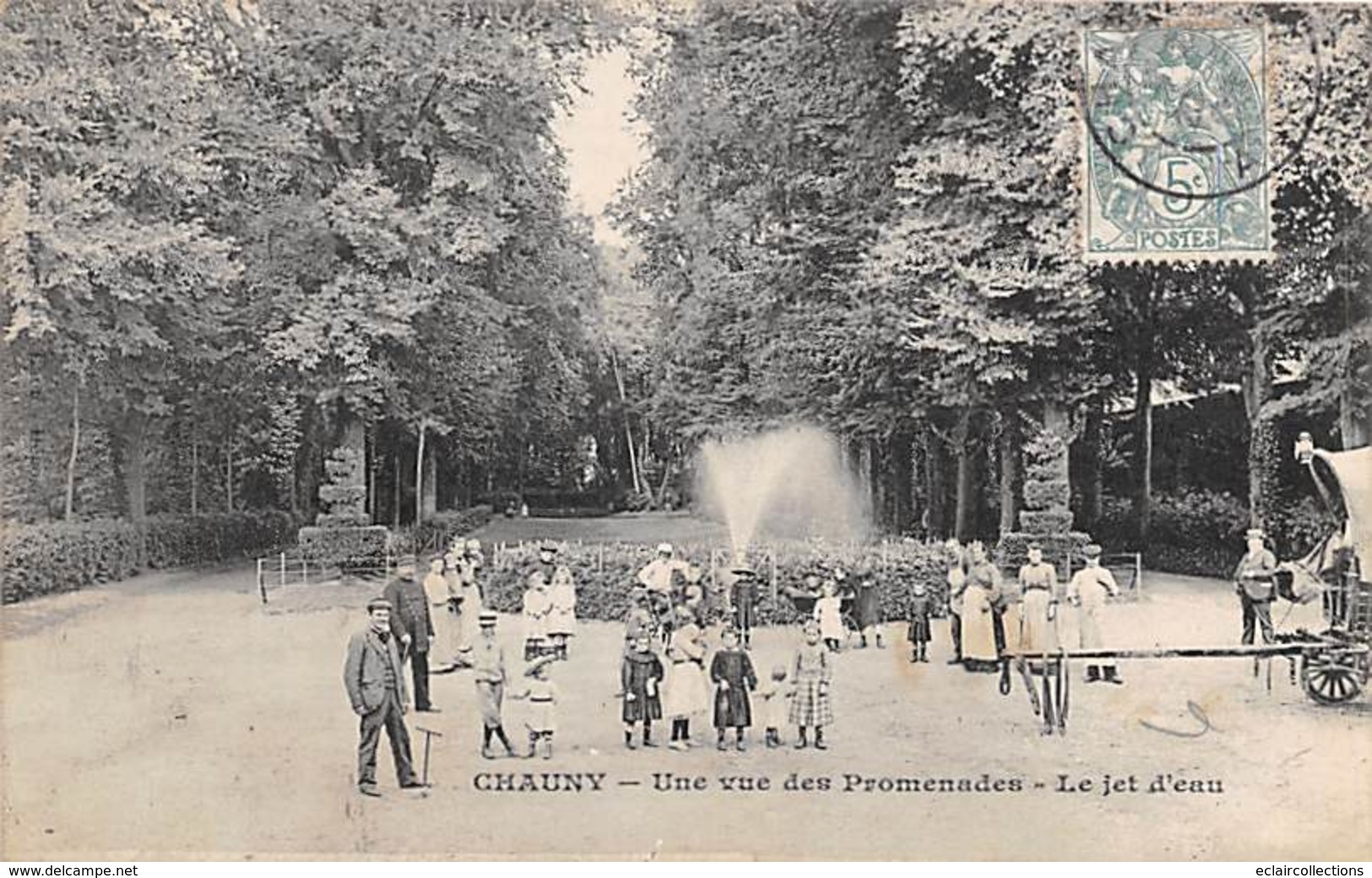 Chauny        02      Vue Des Promenades. Le Jet D'eau       (voir Scan) - Chauny