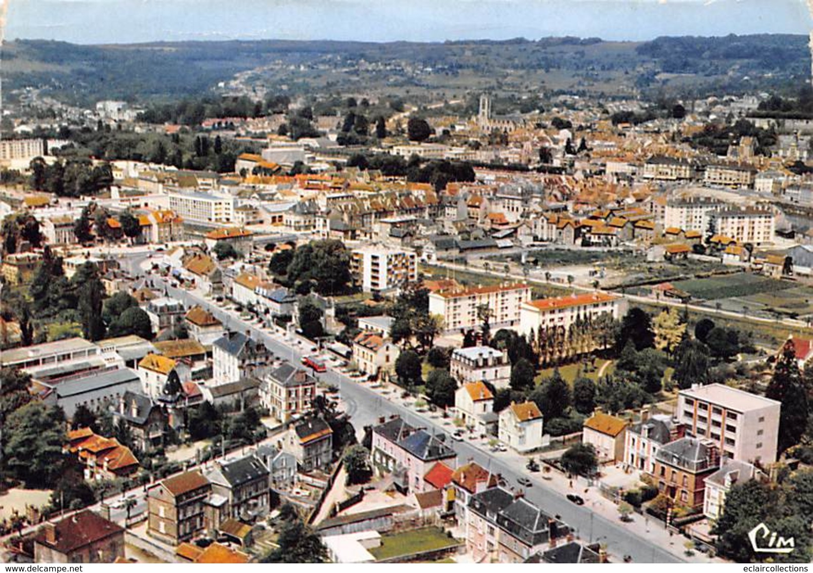 Château Thierry       02     Vue Aérienne  10x15   Année 60/70       (voir Scan) - Chateau Thierry