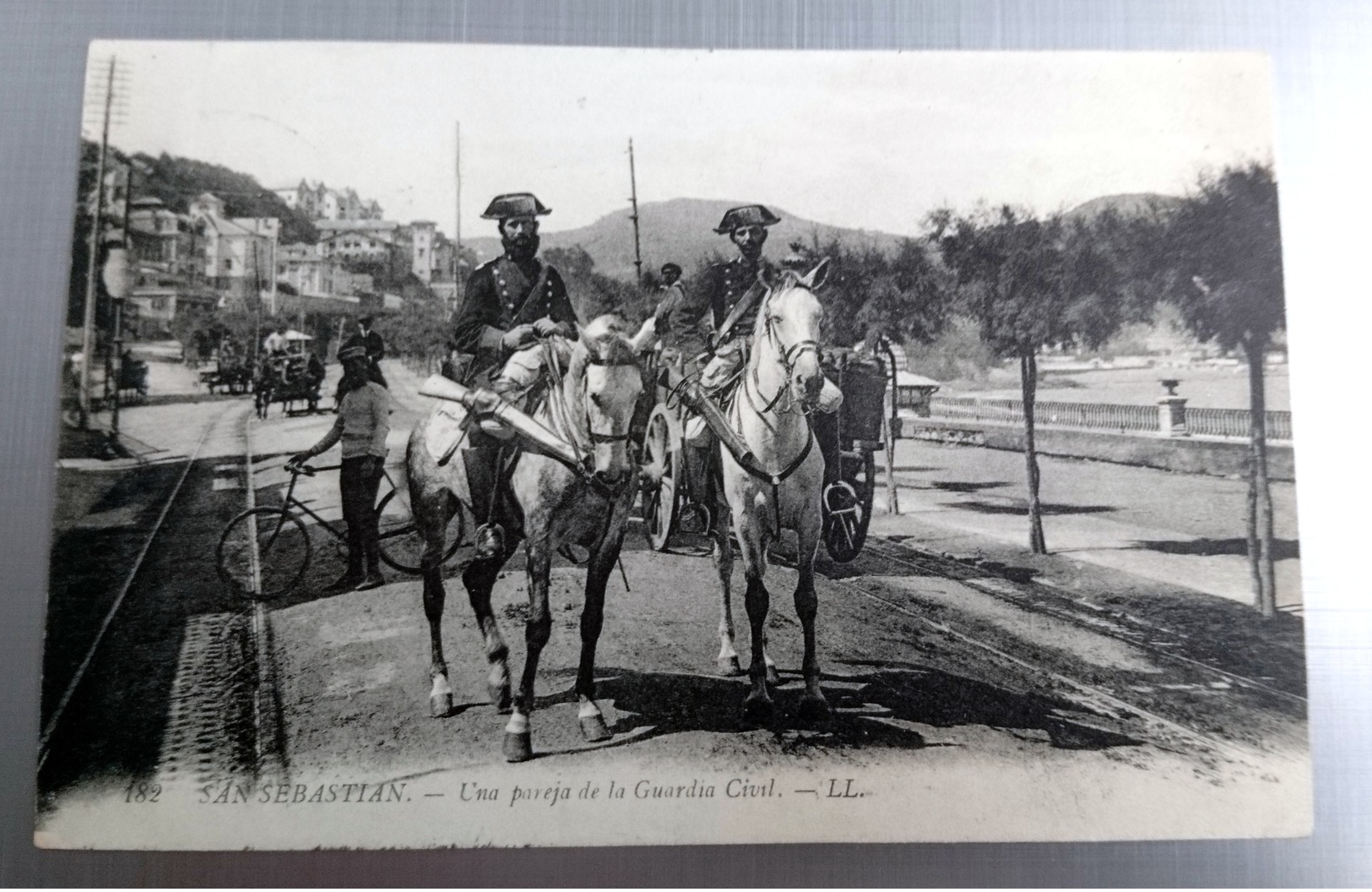 CPA --- SAN SEBASTIAN  --- Una Pareja De La Guardia Civil - Guipúzcoa (San Sebastián)