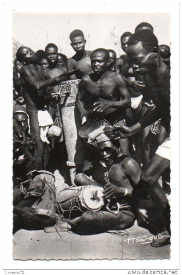 République Centrafricaine 009, Librairie Au Messager 81, AEF, Oubangui-Chari, Tam-Tam - Centraal-Afrikaanse Republiek