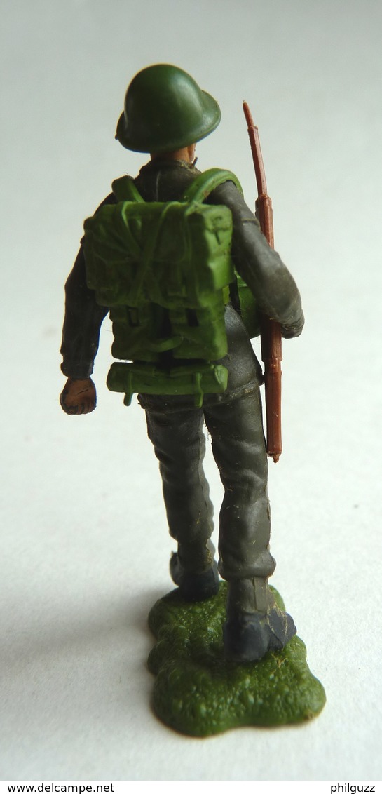 FIGURINE BRITAINS - Swoppet SOLDAT ANGLAIS WWII  FUSIL SUR L'EPAULE - Army