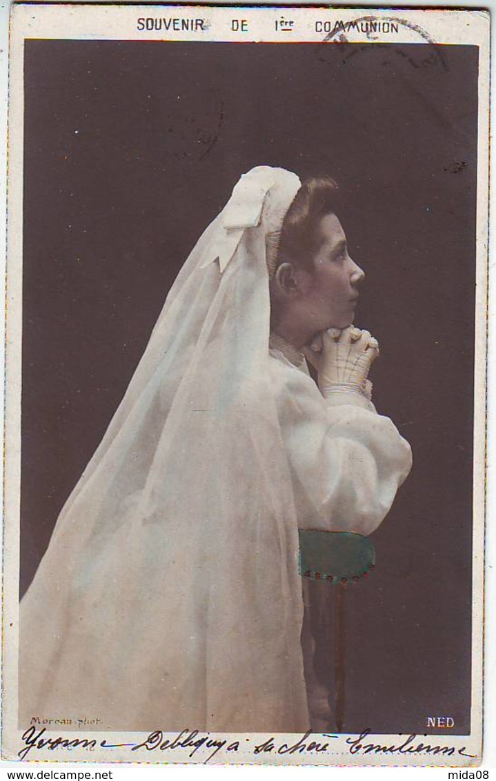 FANTAISIES . JOLIE JEUNE FILLE DE PROFIL . SOUVENIR DE LA 1ére COMMUNION . NED . MOREAU Photographe - Comunioni