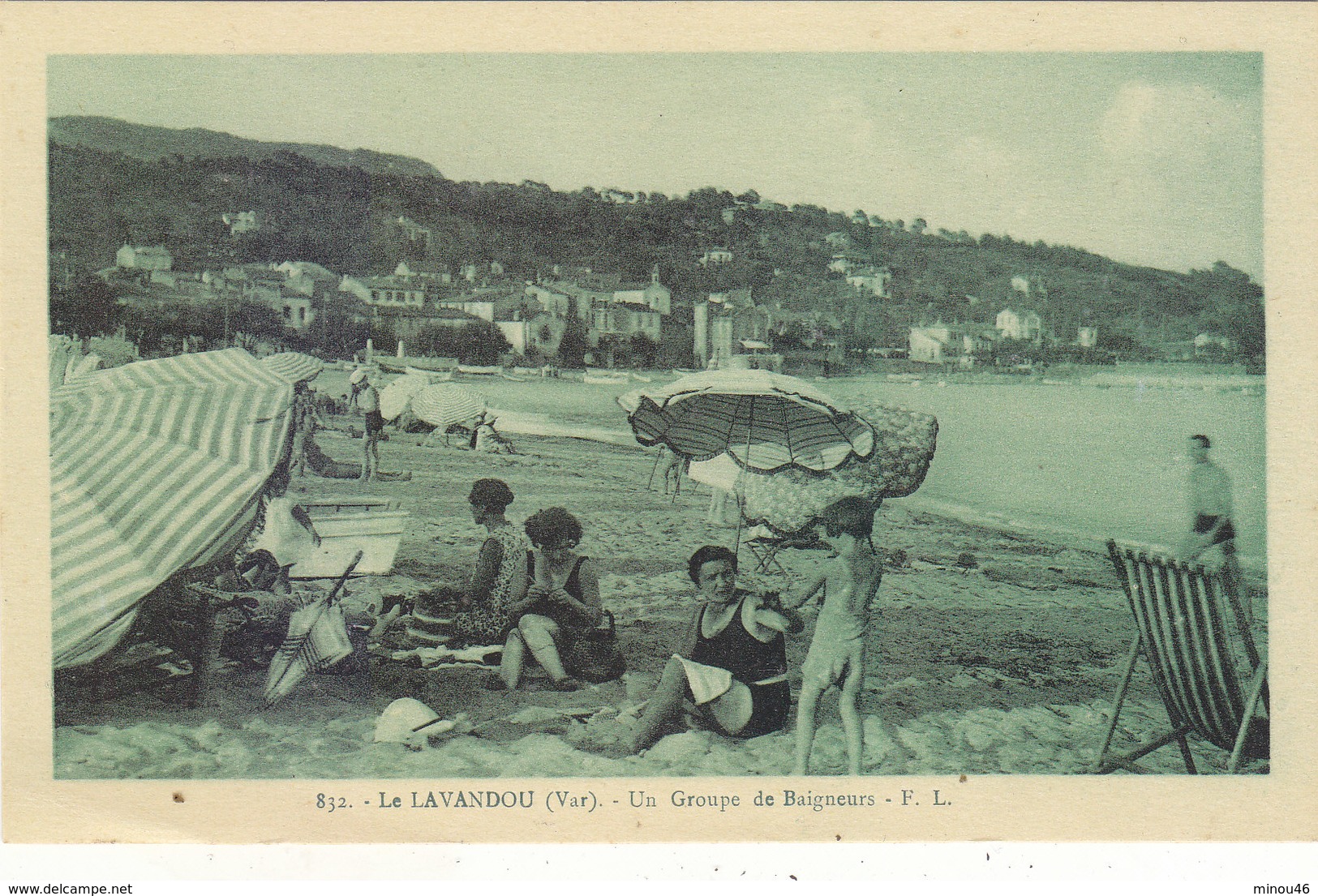 LE LAVANDOU :UN GROUPE DE BAIGNEURS.BEAU PLAN.ANIMEE.N.CIRCULEE.T.T.B.ETAT.PETIT PRIX.COMPAREZ!!! - Le Lavandou