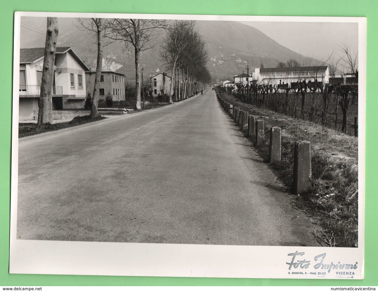 Piovene Rocchette Vicenza Foto Originale Anni '50 Ingresso Al Paese Ed  Monte Summano - Lieux