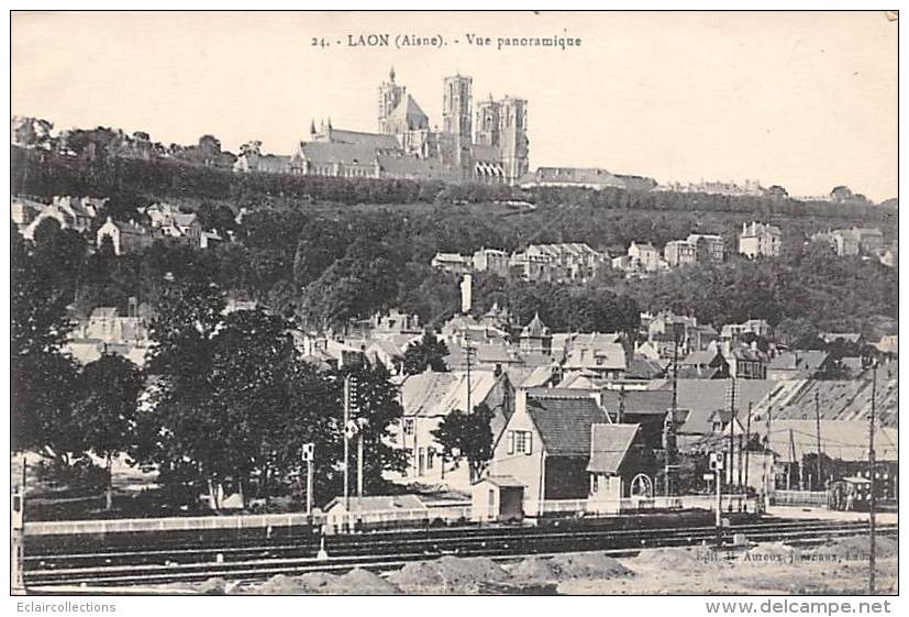 Laon         02        Vue Panoramique       ( Voir Scan) - Laon