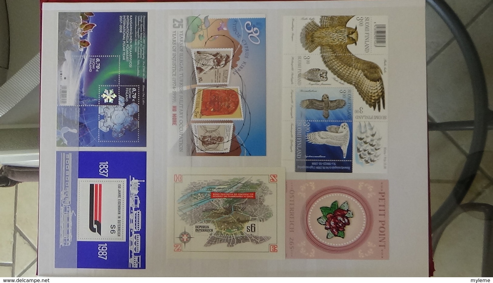 Très belle collection timbres et blocs ** du monde côte sympa.