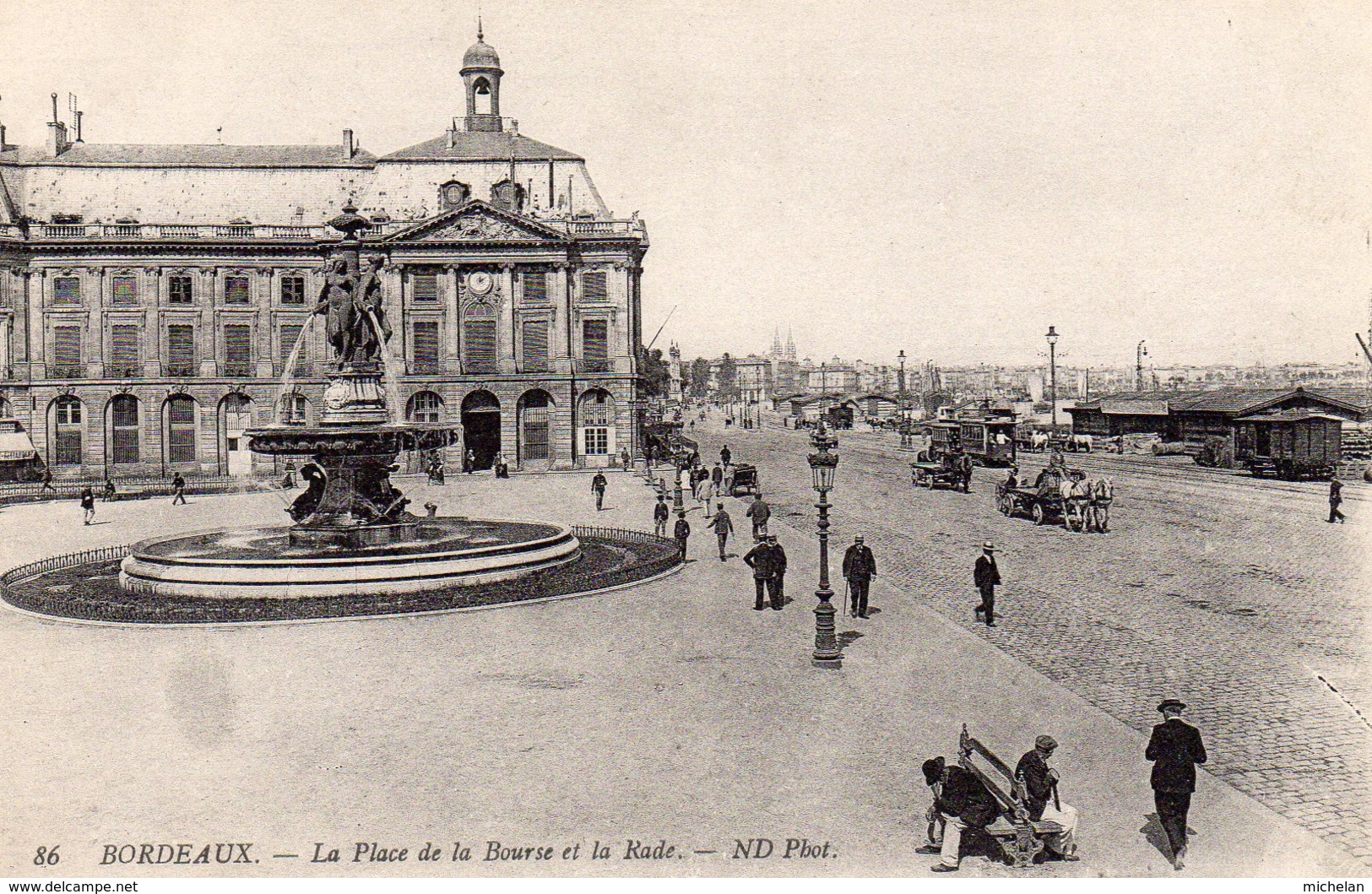 CPA   33   BORDEAUX--LA PLACE DE LA BOURSE ET LA RADE - Bordeaux