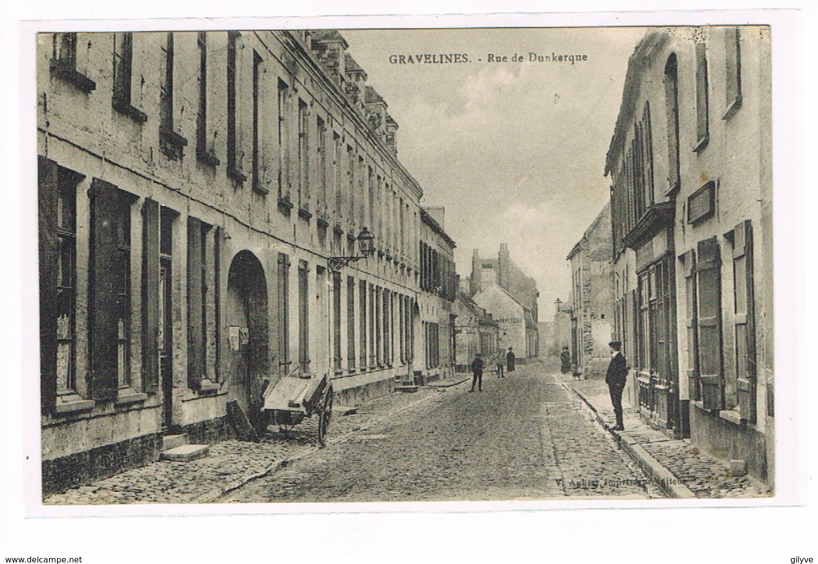 CPA (59) Gravelines.Rue De Dunkerque.Animation. (B.436) - Gravelines