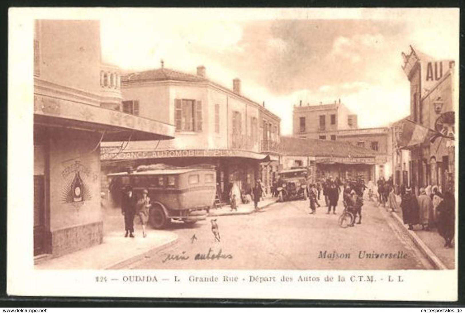 CPA Oudjda, Grande Rue, Départ Des Automobiles De La C. T.M., Maison Universelle - Autres & Non Classés