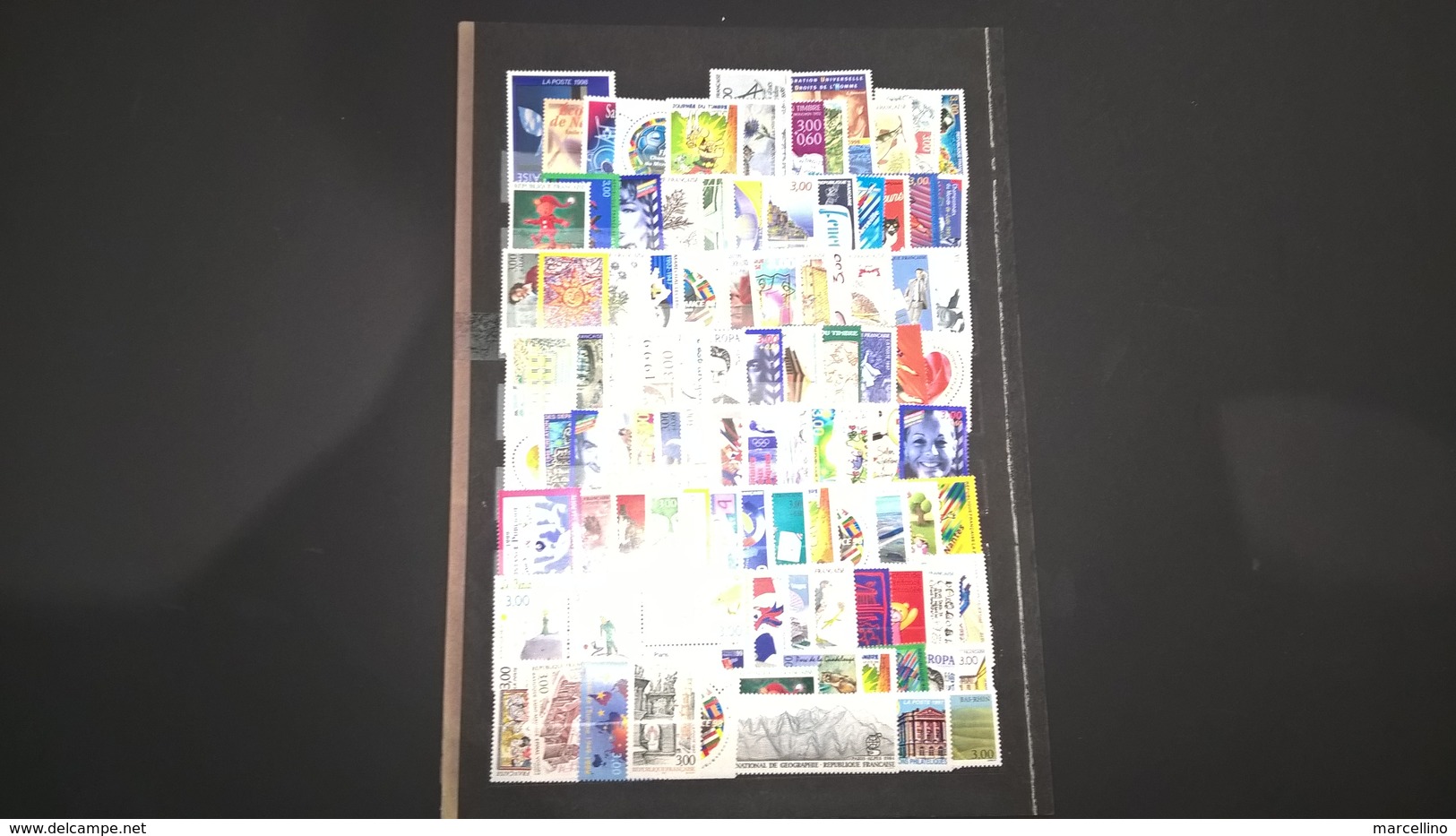 Lot 100 Timbres ** 300 FFR De VF Soit + Ou - 46 Euros.Vendu 25 Euros .Frais De Port Compris . - Vrac (max 999 Timbres)