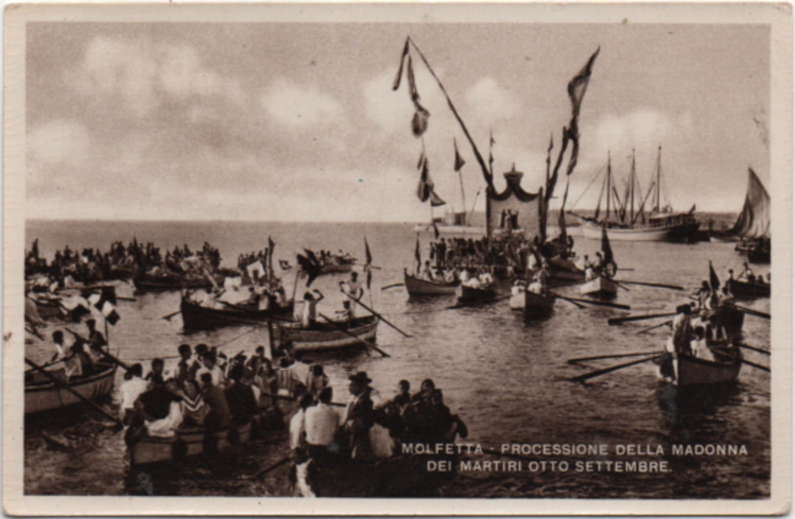 Molfetta (Bari): Processione Della Madonna Dei Martiri Otto Settembre. Formato Piccolo Non Viaggiata - Molfetta