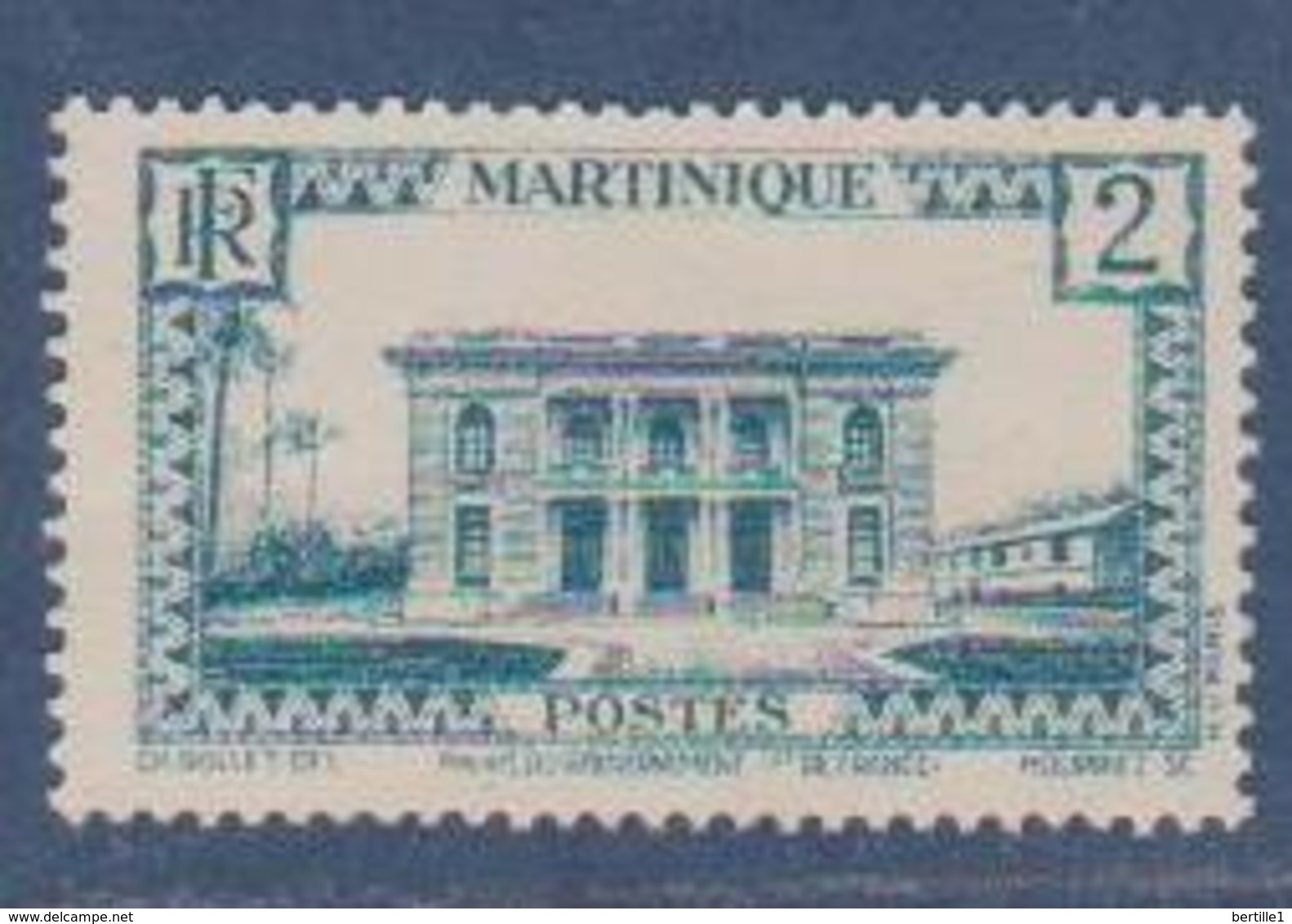 MARTINIQUE      N°  YVERT  :   134   NEUF AVEC  CHARNIERES      (  CH 02  ) - Neufs