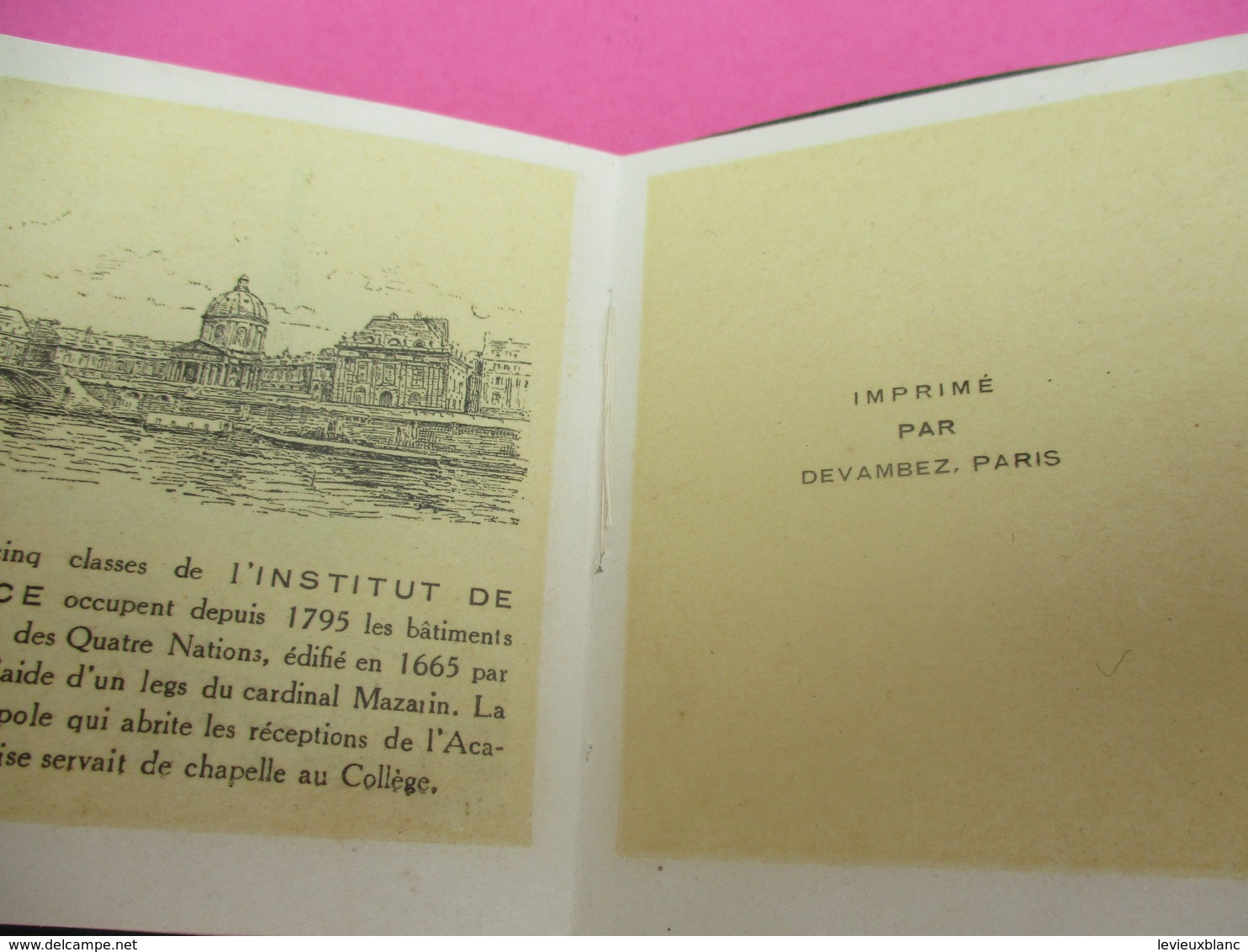 Petit livret touristique/ "PARIS MINIATURE"/Offert par les Grands Magasins du PRINTEMPS/Vers 1900-20             VPN142