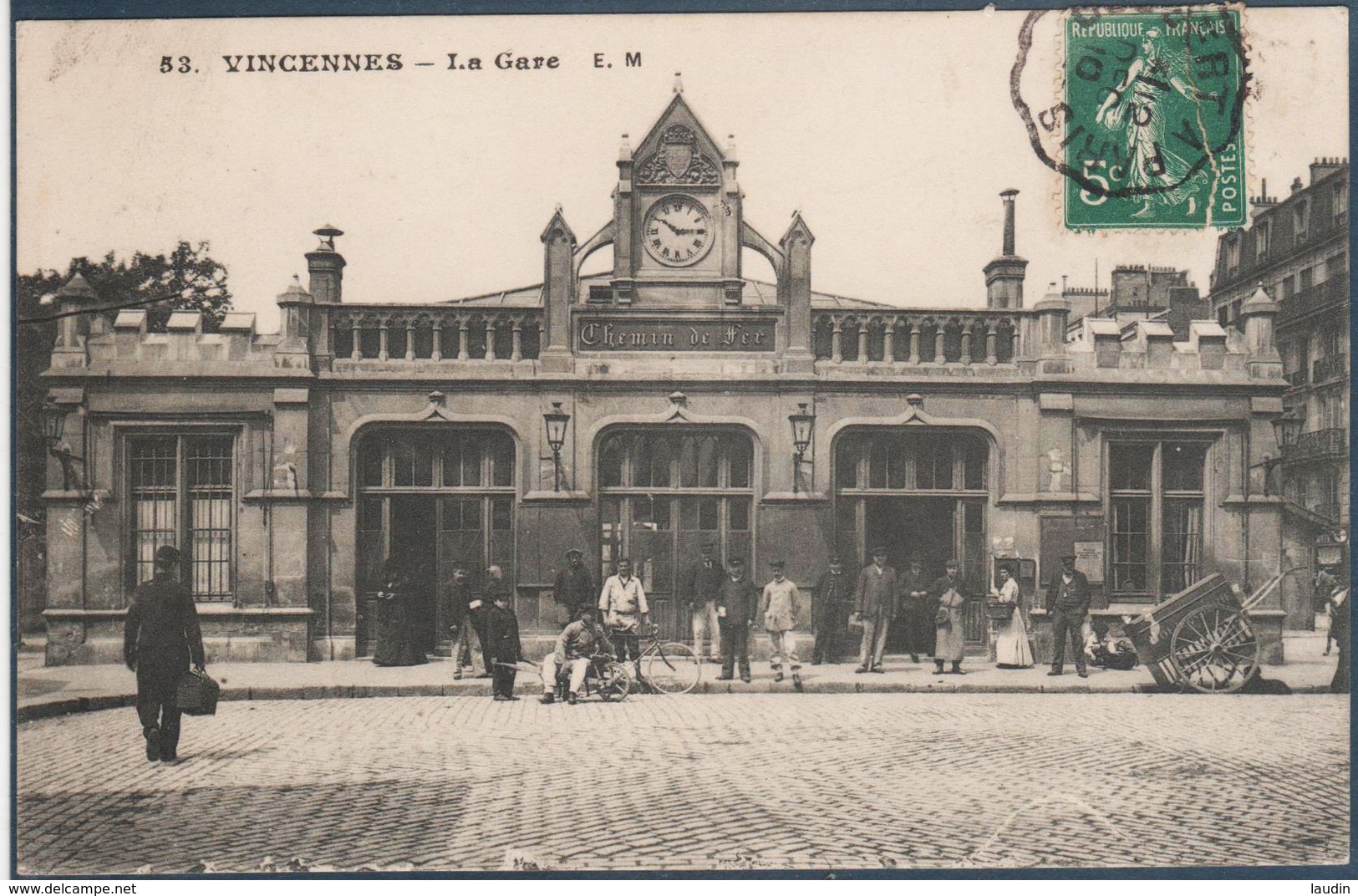 Lot 2 de 62 CP France , gares , trains , tramways , autobus , tous les scans dans l'annonce