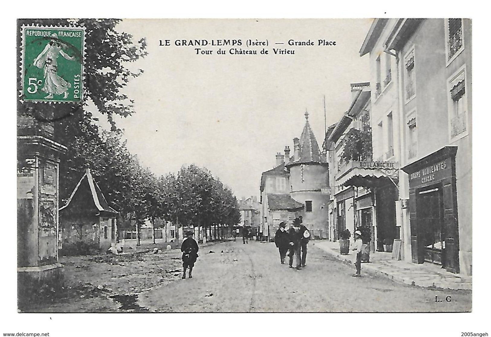 38 Dép.- Le Grand-Lemps (Isère) - Grande Place - Tour Du Château De Virieu. - Other & Unclassified