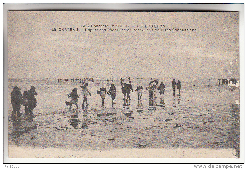 ILE D'OLERON 17 - LE CHATEAU : Départ Des Pêcheurs Et Pêcheuses Pour Les Concessions - CPA - Charente Maritime - Ile D'Oléron