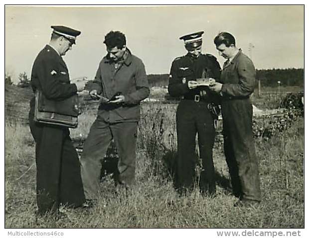 100918 - PHOTO 1950 60 - GENDARMERIE DE L'AIR Aviation Gendarme - Identifcation De Suspect - Police - Gendarmerie