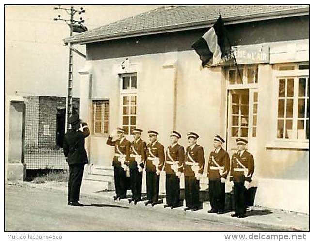 100918 - PHOTO 1950 60 - GENDARMERIE DE L'AIR Aviation Gendarme - Inspection Annoncée - Police - Gendarmerie