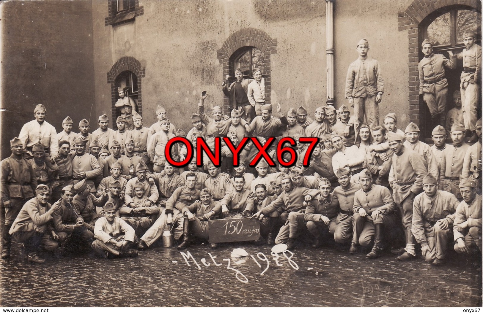 Carte Postale Photo Militaire Français-61 ème Régiment Artillerie-R.A.D-Caserne De METZ (Moselle) 1928 - Regimenten