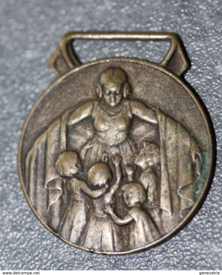 Beau Pendentif Bronze Uniface (médaille De La Famille ?) à Déterminer - Décoration - France