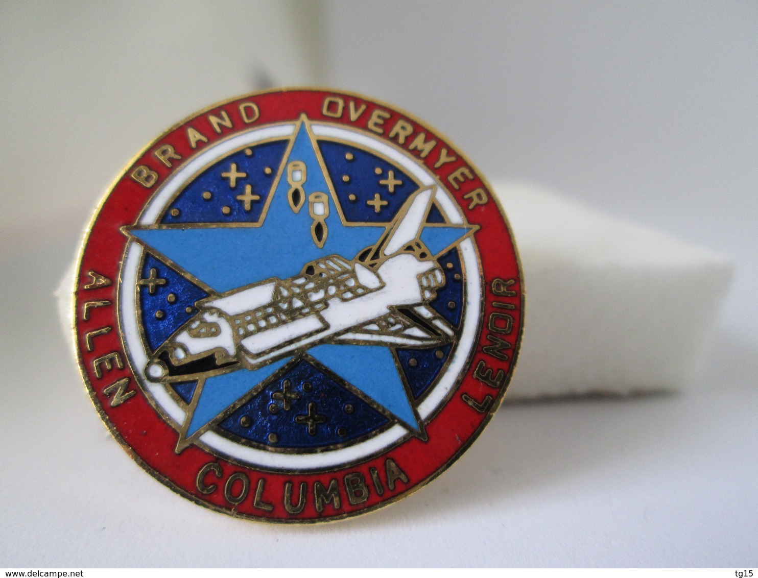 PIN'S    COLUMBIA  Egf - Space