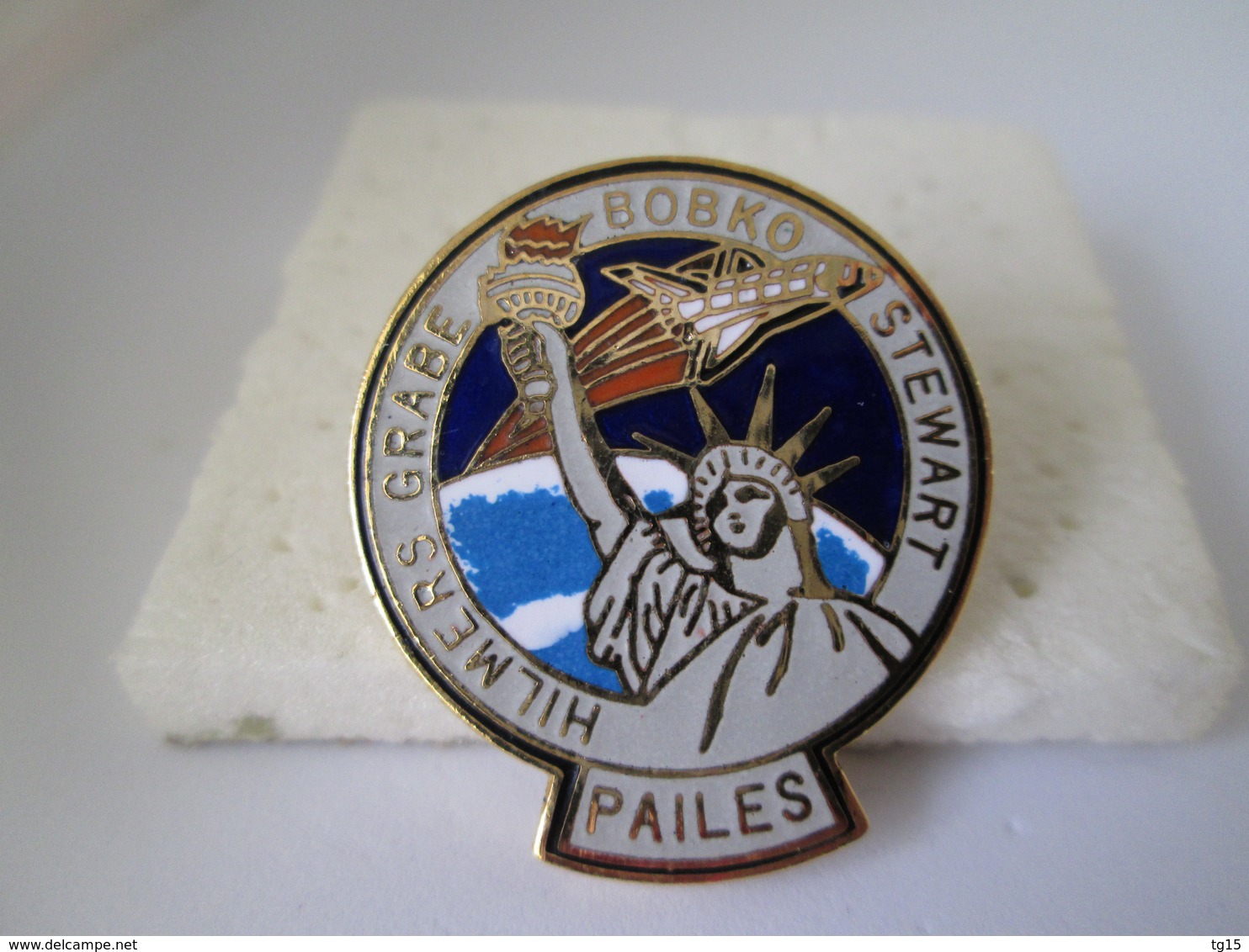 PIN'S    COLUMBIA       Egf - Space